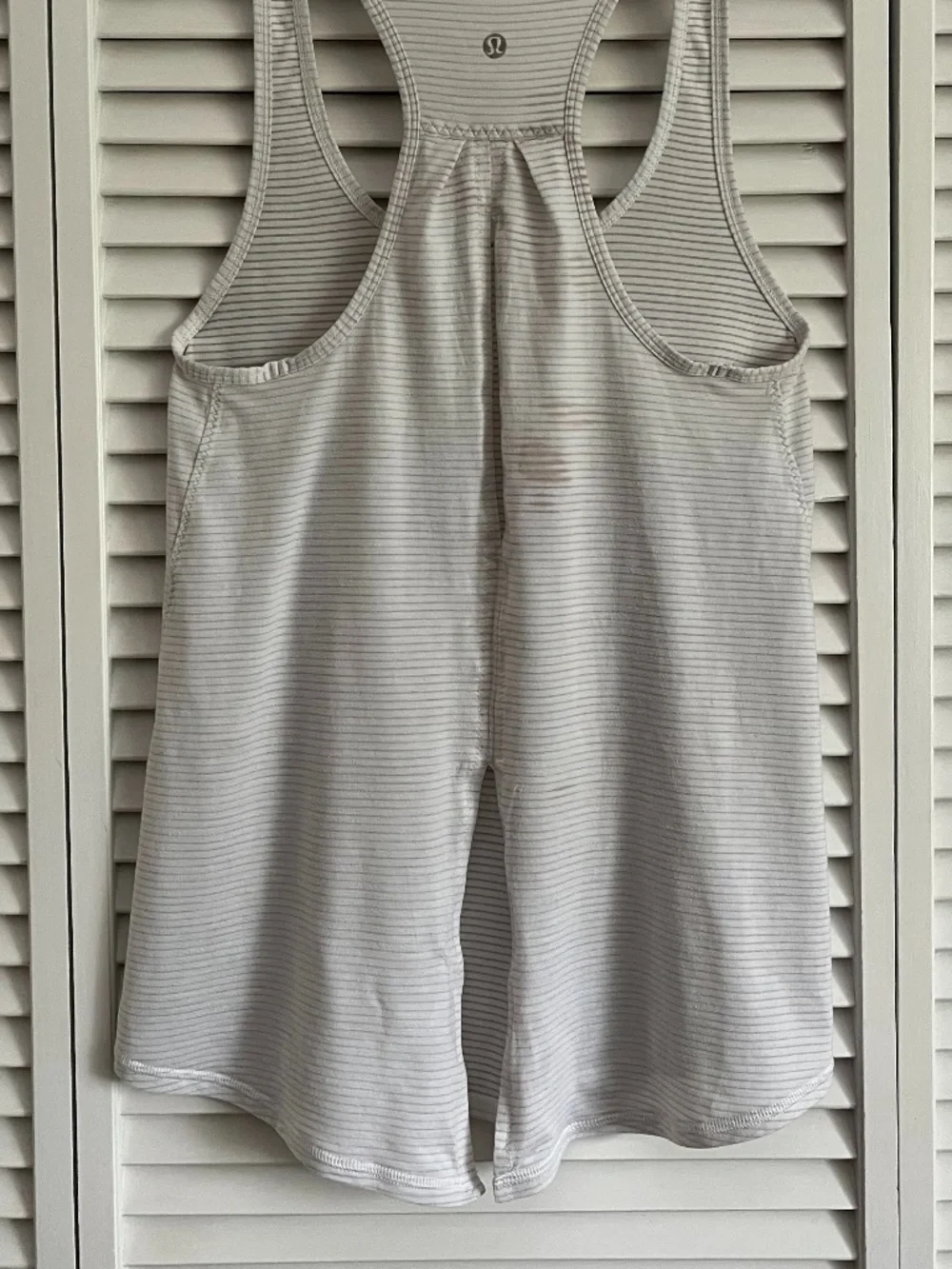 Lululemon Salute The Sun Tank top light grey fits size 2 or 4